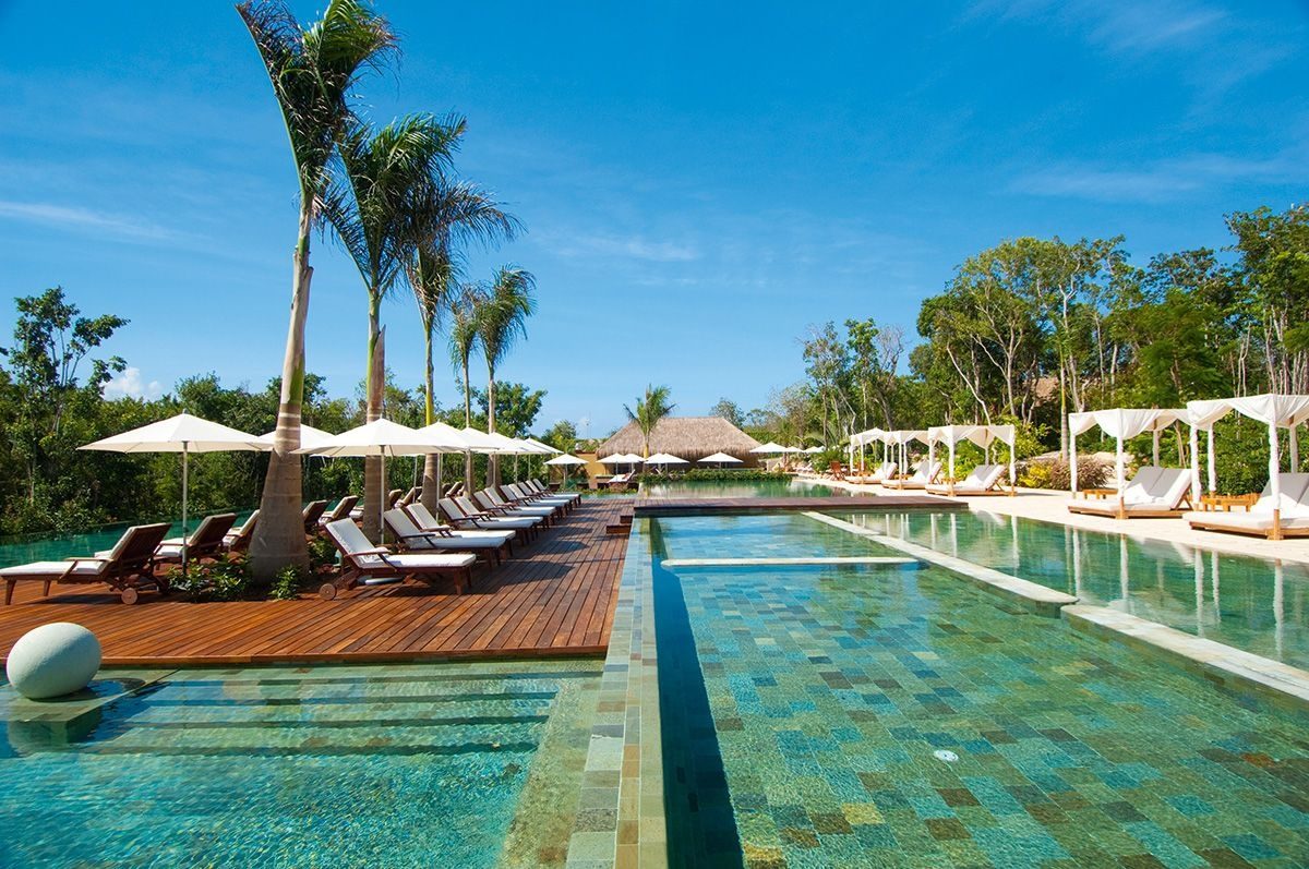 Source photo: Pool deck